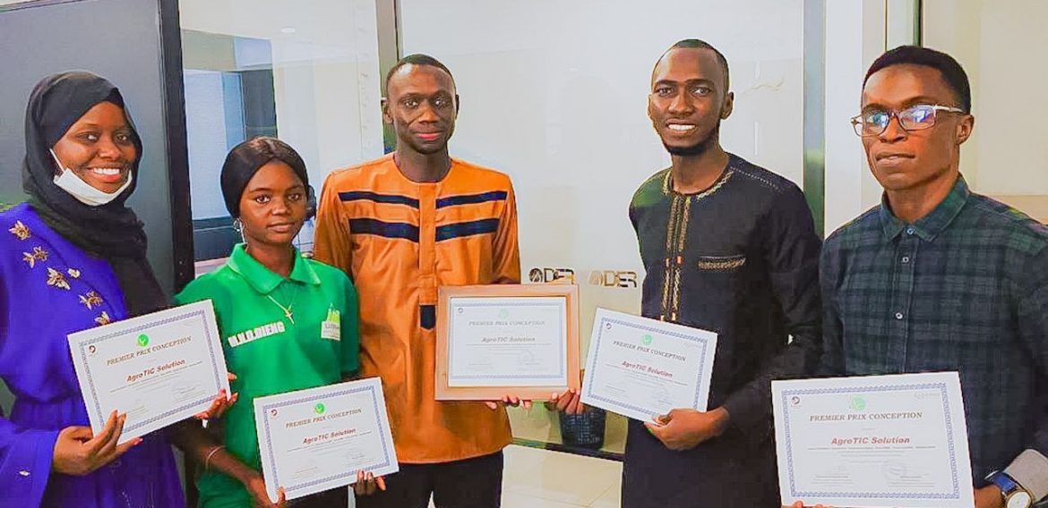 AgroTIC Solutions remporte le 1er prix du concours de technologies pour les jeunes